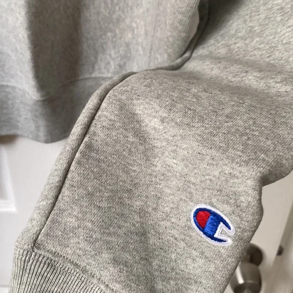 Women’s Champion Grey Crop Sweatshirt - Picture 4 of 4